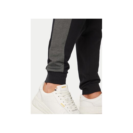 Boss Spodnie dresowe 50527552 Czarny Regular Fit M MODIVO