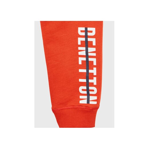 United Colors Of Benetton Spodnie dresowe 3BC1CF02M Czerwony Regular Fit United Colors Of Benetton 120 MODIVO