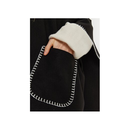 Pieces Ponczo Nadja 17152351 Czarny Relaxed Fit Pieces one size MODIVO