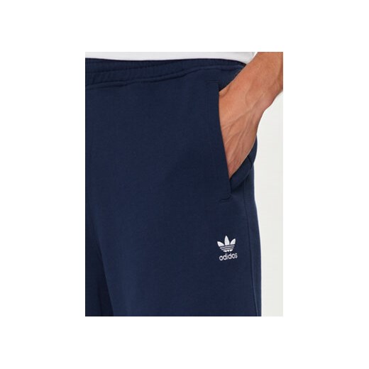 adidas Szorty sportowe Essentials Trefoil IY8521 Granatowy Regular Fit M MODIVO