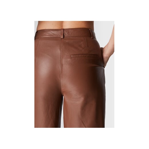 Gestuz Spodnie skórzane Agatagz 10905887 Brązowy Regular Fit Gestuz 34 MODIVO