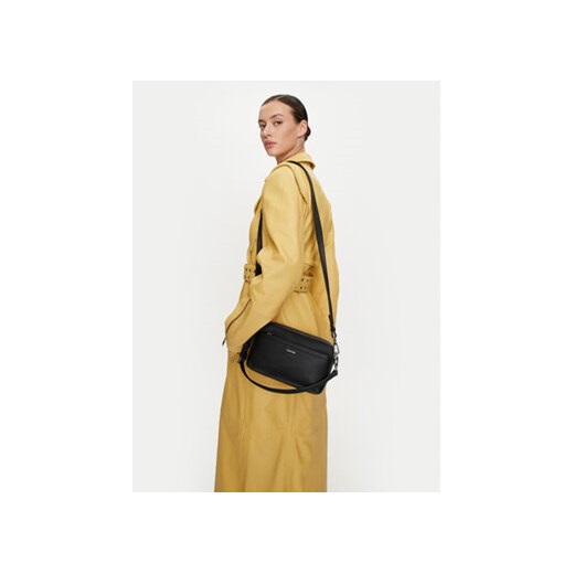Calvin Klein Torebka Ck Must Convertible Camera Bag K60K612280 Czarny Calvin Klein uniwersalny MODIVO