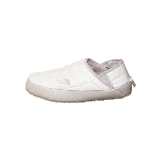The North Face Kapcie &quot;Thermoball Traction&quot; w kolorze białym ze sklepu Limango Polska w kategorii Kapcie damskie - zdjęcie 177472656