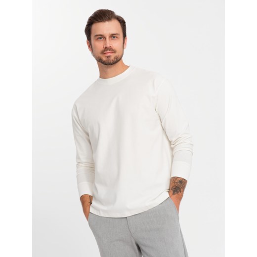 Męski bawełniany longsleeve LOOSE FIT z okrągłym dekoltem – kremowy V2 OM-LSBC-0129 ze sklepu ombre w kategorii T-shirty męskie - zdjęcie 177559038