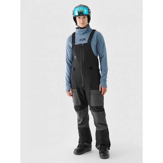Męskie spodnie snowboardowe 4F 4FWAW24TFTRM627 - czarne ze sklepu Sportstylestory.com w kategorii Spodnie męskie - zdjęcie 177575909