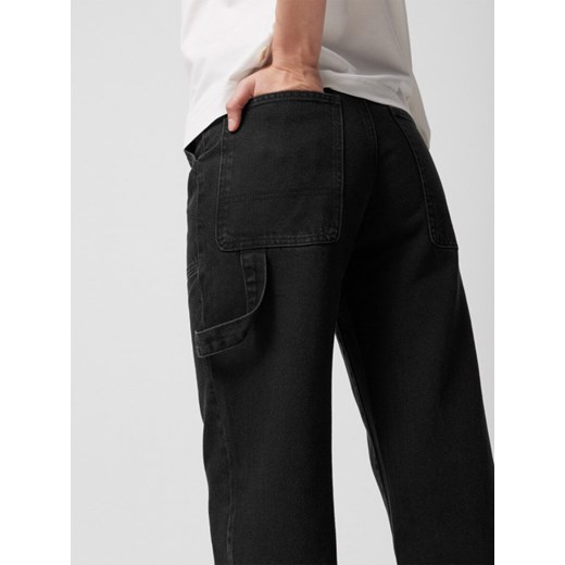 Damskie jeansy straight Outhorn OTHWSS24TTROF721 - czarne ze sklepu Sportstylestory.com w kategorii Jeansy damskie - zdjęcie 177576455