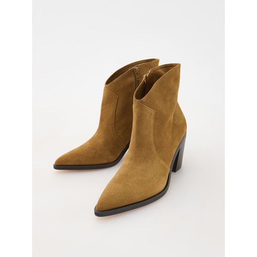 Reserved - Zamszowe botki na obcasie - beżowy Reserved 39 Reserved