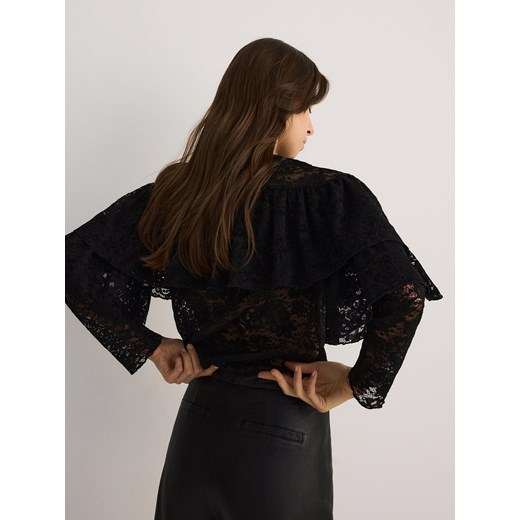 Reserved - Koronkowa bluzka z falbaną - czarny Reserved S Reserved