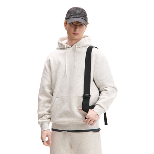 Cropp - Melanżowa bluza regular z kapturem UNISEX - jasny szary ze sklepu Cropp w kategorii Bluzy męskie - zdjęcie 177588126