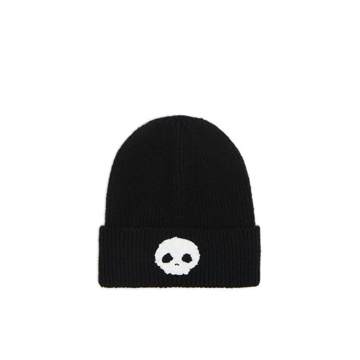 Cropp - Czarna czapka beanie z naszywką czaszki - czarny ze sklepu Cropp w kategorii Czapki zimowe damskie - zdjęcie 177588886