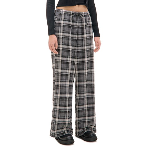 Cropp - Szare spodnie baggy w kratę - szary ze sklepu Cropp w kategorii Spodnie damskie - zdjęcie 177589116