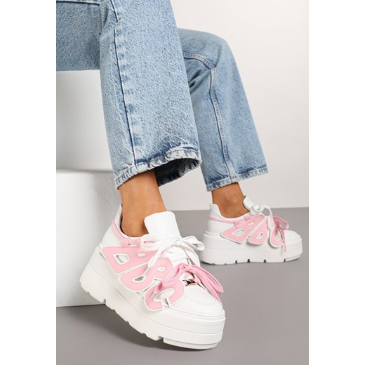 Biało-Różowe Płaskie Sneakersy Vices z Podwójnym Sznurowaniem ze Zdobieniem 3D Nelarissa ze sklepu born2be.pl w kategorii Buty sportowe damskie - zdjęcie 177658485