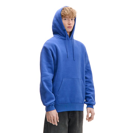 Cropp - Niebieska bluza regular z kapturem - niebieski ze sklepu Cropp w kategorii Bluzy męskie - zdjęcie 177700966