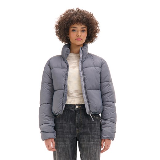 Cropp - Krótka szara kurtka puffer - szary ze sklepu Cropp w kategorii Kurtki damskie - zdjęcie 177701278