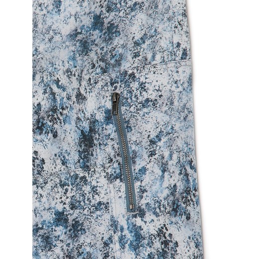 Cropp - Spodnie loose ze wzorem camo - surowy granatowy Cropp 34 Cropp