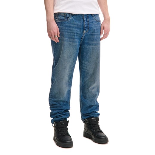 Cropp - Niebieskie jeansy carrot fit z efektem sprania - niebieski ze sklepu Cropp w kategorii Jeansy męskie - zdjęcie 177701808