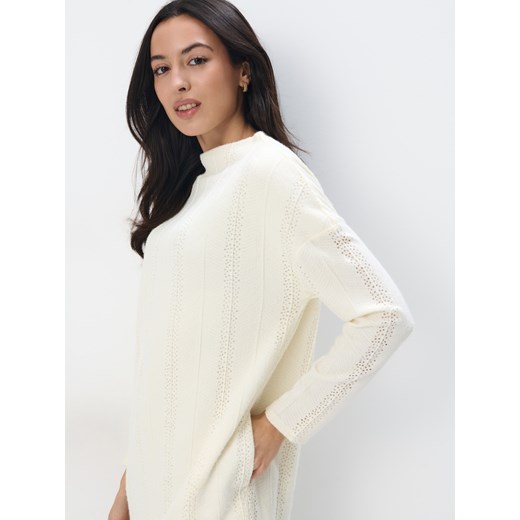 Sukienka Mohito prosta z długim rękawem na spacer mini 