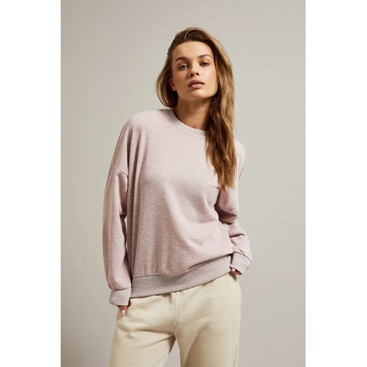 Bluza z odkrytymi plecami różowa ze sklepu Moodo.pl w kategorii Bluzy damskie - zdjęcie 177794728