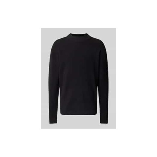Sweter z dzianiny o kroju relaxed fit z naszywką z logo ze sklepu Peek&Cloppenburg  w kategorii Swetry męskie - zdjęcie 177825908
