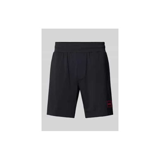 Szorty o kroju regular fit z detalem z logo model ‘Laze’ ze sklepu Peek&Cloppenburg  w kategorii Spodenki męskie - zdjęcie 177825929