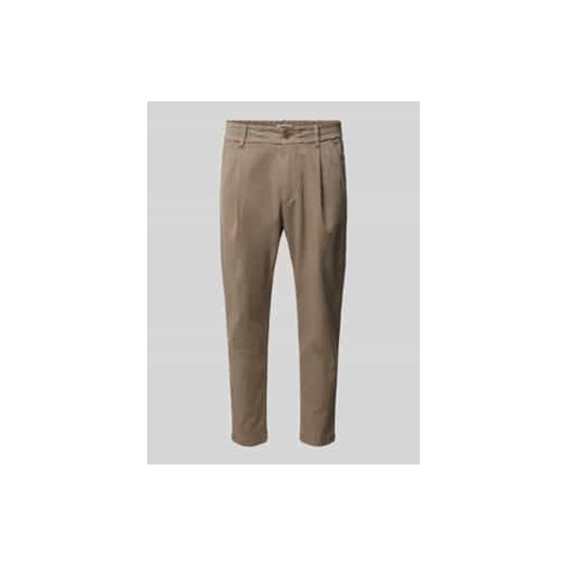 Spodnie o kroju tapered fit z zakładkami w pasie i elastycznym pasem model ‘CHASY’ ze sklepu Peek&Cloppenburg  w kategorii Spodnie męskie - zdjęcie 177830707