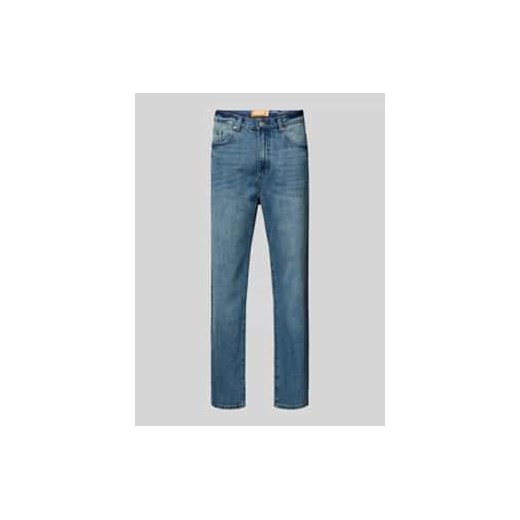 Jeansy o kroju baggy fit z naszywką z logo ze sklepu Peek&Cloppenburg  w kategorii Jeansy męskie - zdjęcie 177855658