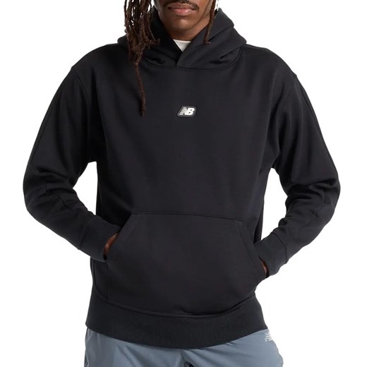 Bluza New Balance MT44583BK - czarna ze sklepu streetstyle24.pl w kategorii Bluzy męskie - zdjęcie 177862577