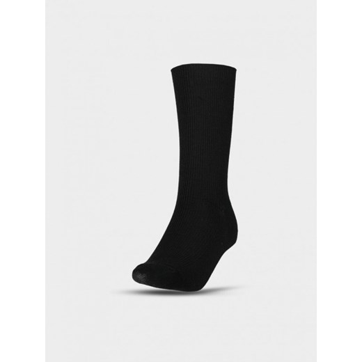 Męskie skarpetki casual Outhorn OTHWAW24USOCM315 - czarne ze sklepu Sportstylestory.com w kategorii Skarpetki męskie - zdjęcie 177895048