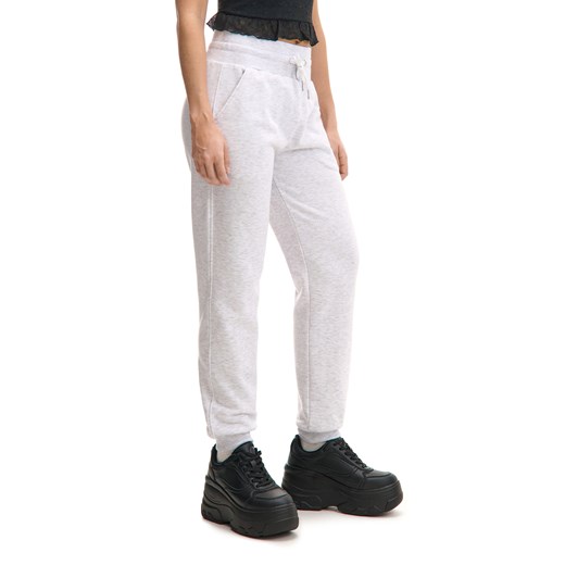 Cropp - Szare melanżowe dresowe joggery slim - jasny szary ze sklepu Cropp w kategorii Spodnie damskie - zdjęcie 177897859