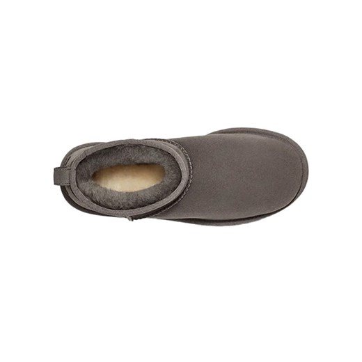 UGG Skórzane botki &quot;Classic Ultra MIni&quot; w kolorze lawendowym 39 promocyjna cena Limango Polska