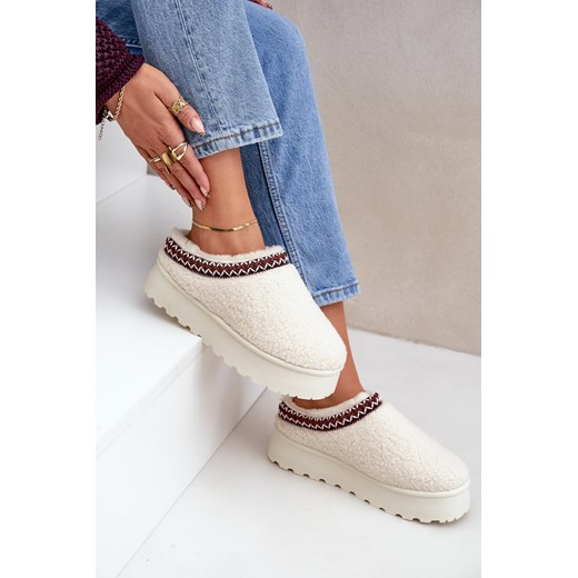 Kapcie Śniegowce Z Futerkiem Typu Baranek Jasnobeżowe Ovirissa ze sklepu ZAZOO w kategorii Śniegowce damskie - zdjęcie 177934027