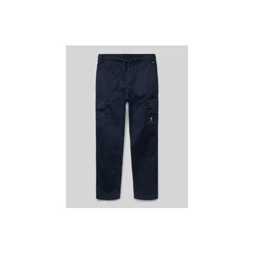 Spodnie cargo o kroju regular fit z naszywką z logo ze sklepu Peek&Cloppenburg  w kategorii Spodnie chłopięce - zdjęcie 177950347