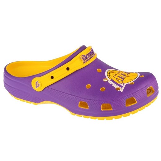 Klapki Crocs Classic Nba La Lakers Clog 208650-75Y fioletowe ze sklepu ButyModne.pl w kategorii Klapki męskie - zdjęcie 177971389