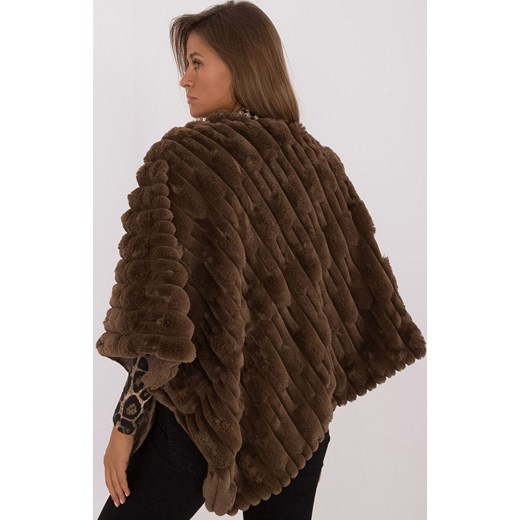 Brązowe poncho z eko futra AT-PN-2347.88, Kolor brązowy, Rozmiar uniwersalny, WOOL FASHION ITALIA ze sklepu Primodo w kategorii Poncza - zdjęcie 178011226