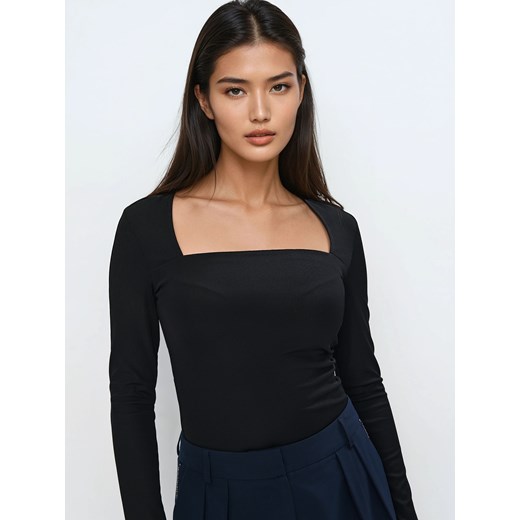 Bluzka damska Mohito z dekoltem karo 