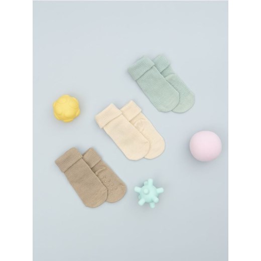 Sinsay - Skarpetki niemowlęce 3 pack - wielobarwny ze sklepu Sinsay w kategorii Skarpetki dziecięce - zdjęcie 178028197