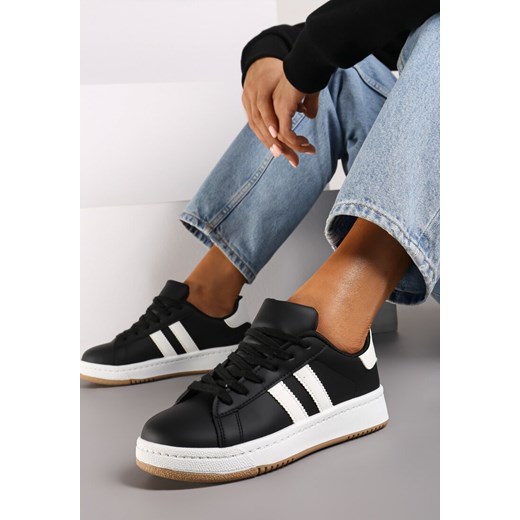 Czarne Płaskie Sneakersy z Kontrastowymi Paskami Navisana ze sklepu born2be.pl w kategorii Buty sportowe damskie - zdjęcie 178046249
