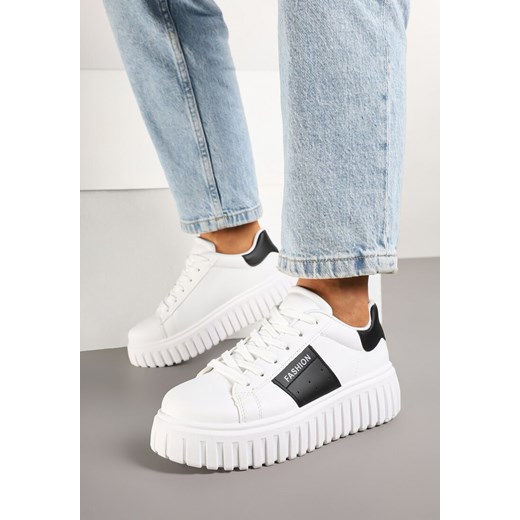 Białe Sneakersy na Grubej Podeszwie z Tłoczeniem i Ozdobnym Pasem Eleazira ze sklepu born2be.pl w kategorii Buty sportowe damskie - zdjęcie 178046315