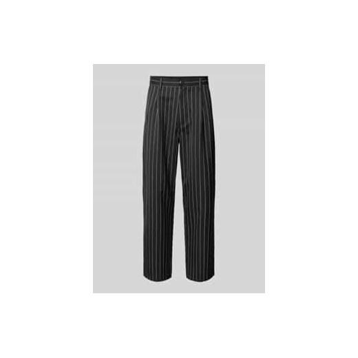 Spodnie o kroju tapered fit z zakładkami w pasie i szlufkami na pasek model ‘SEATON’ ze sklepu Peek&Cloppenburg  w kategorii Spodnie męskie - zdjęcie 178053087