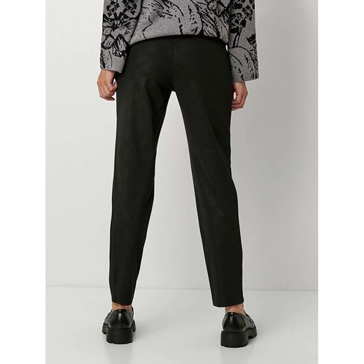 Relaxed by TONI Spodnie &quot;Sue&quot; w kolorze czarnym Relaxed By Toni 42 Limango Polska okazja