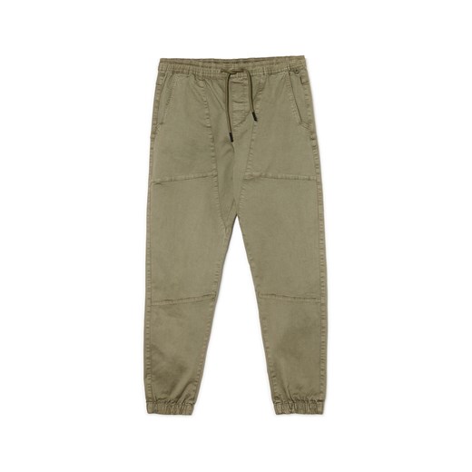 Cropp - Oliwkowe spodnie jogger regular z kieszeniami - zielony Cropp 30 Cropp