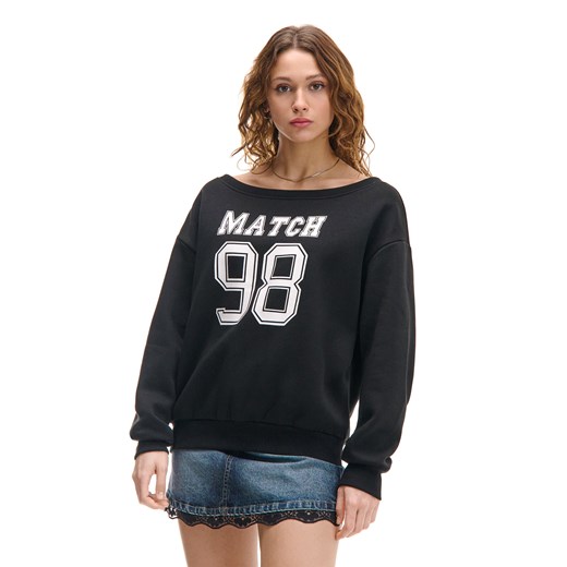 Cropp - Czarna bluza z białym napisem - czarny ze sklepu Cropp w kategorii Bluzy damskie - zdjęcie 178104046