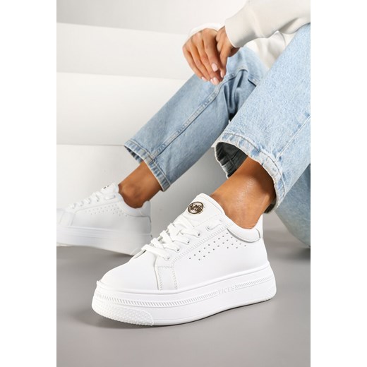 Białe Sneakersy Vices na Platformie Ozdobione Napisem i Perforacją Nonaritha ze sklepu renee.pl w kategorii Buty sportowe damskie - zdjęcie 178115318