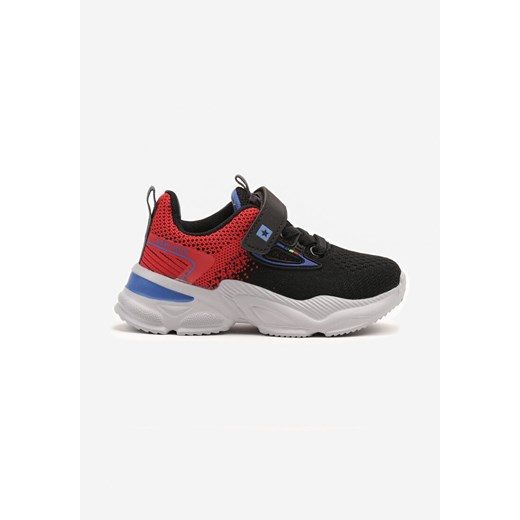 Czarno-Czerwone Buty Sportowe Sneakersy na Grubej Tłoczonej Podeszwie Ilatira ze sklepu born2be.pl w kategorii Buty sportowe dziecięce - zdjęcie 178119319
