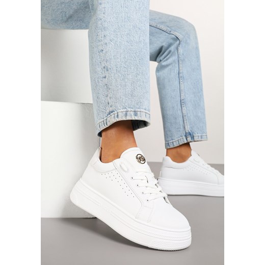 Białe Sneakersy Vices na Grubej Podeszwie z Perforacją i Napisem Nonadwin ze sklepu born2be.pl w kategorii Buty sportowe damskie - zdjęcie 178119479