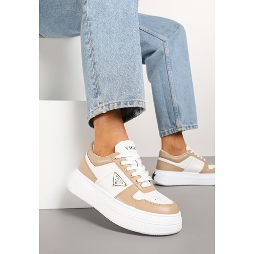 Beżowo-Białe Sneakersy Vices na Grubej Podeszwie z Geometryczną Ozdobą i Perforacją Karvesa ze sklepu born2be.pl w kategorii Buty sportowe damskie - zdjęcie 178119508