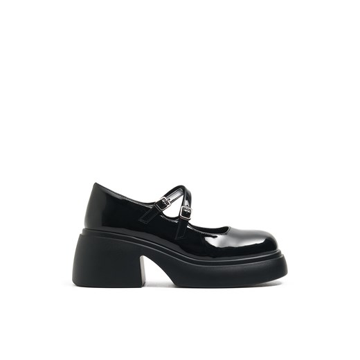 Cropp - Czarne lakierowane półbuty Mary Jane - czarny Cropp 36 Cropp