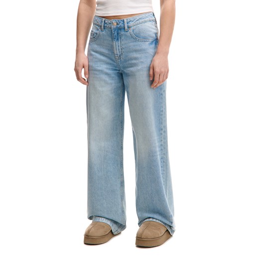 Cropp - Błękitne jeansy baggy low waist - niebieski ze sklepu Cropp w kategorii Jeansy damskie - zdjęcie 178122727