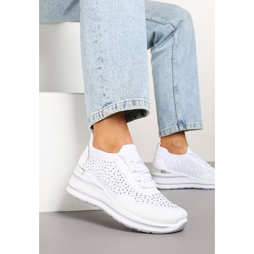 Białe Sneakersy na Koturnie Ozdobione Metaliczną Aplikacją i Cyrkoniami Fasilna ze sklepu renee.pl w kategorii Buty sportowe damskie - zdjęcie 178148749