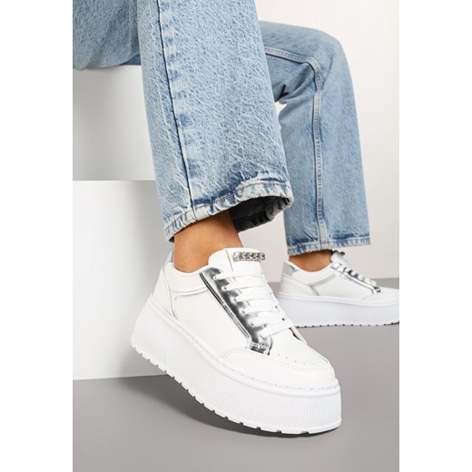 Białe Sneakersy na Grubej Podeszwie z Ozdobnymi Przeszyciami Tataniel ze sklepu born2be.pl w kategorii Buty sportowe damskie - zdjęcie 178150448